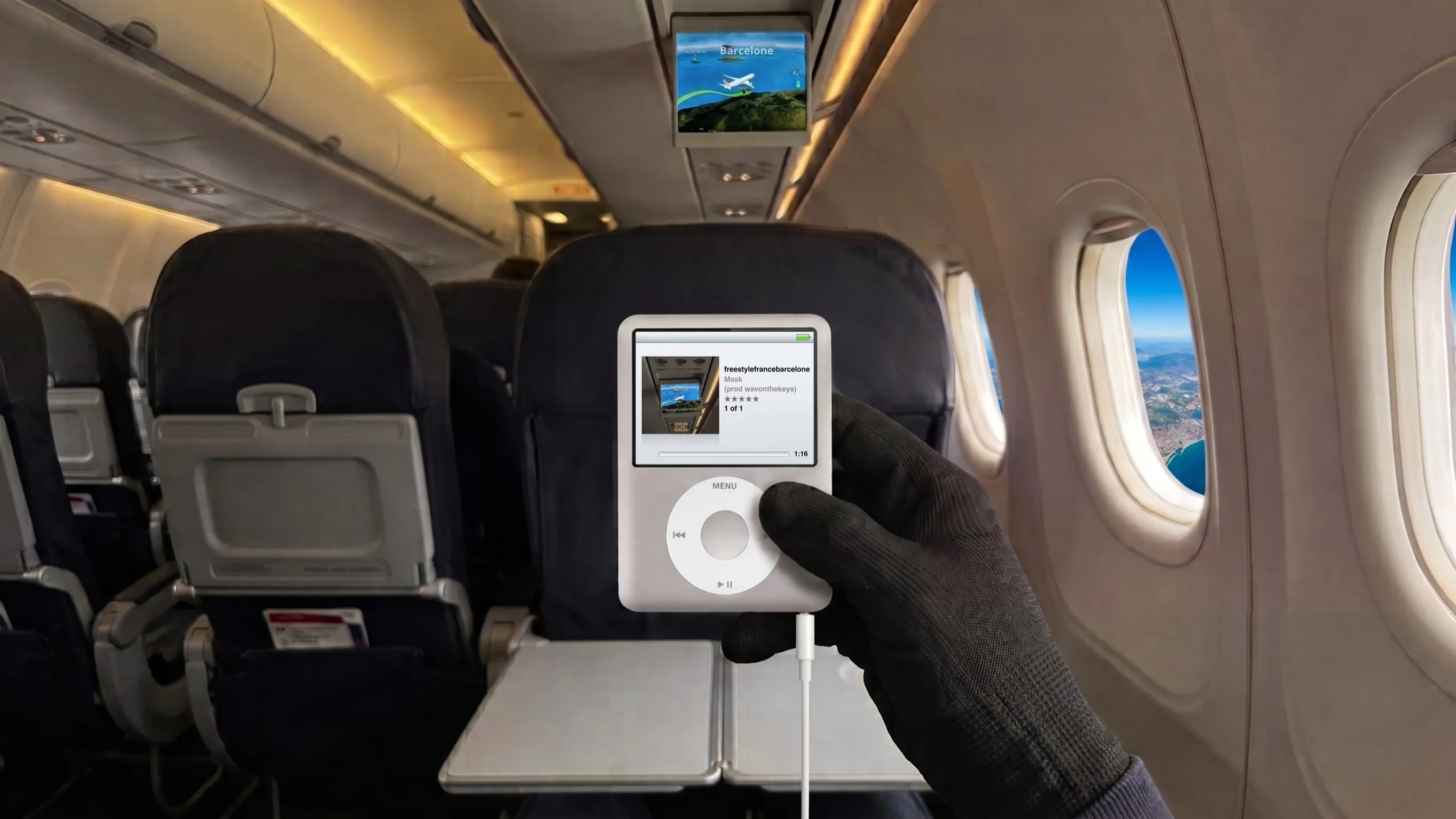 iPod tenu en main dans un avion, chapitre FFB